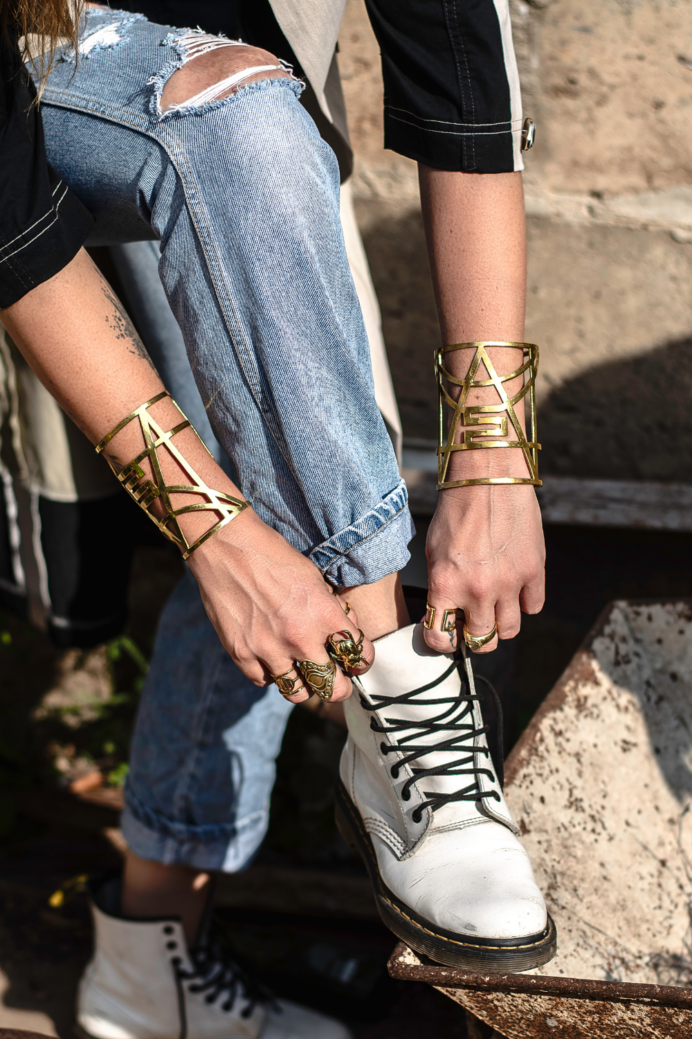 Under arm cuff bracelet